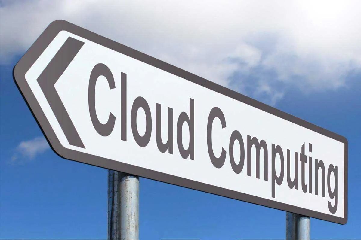 Skylt med texten 'Cloud computing'